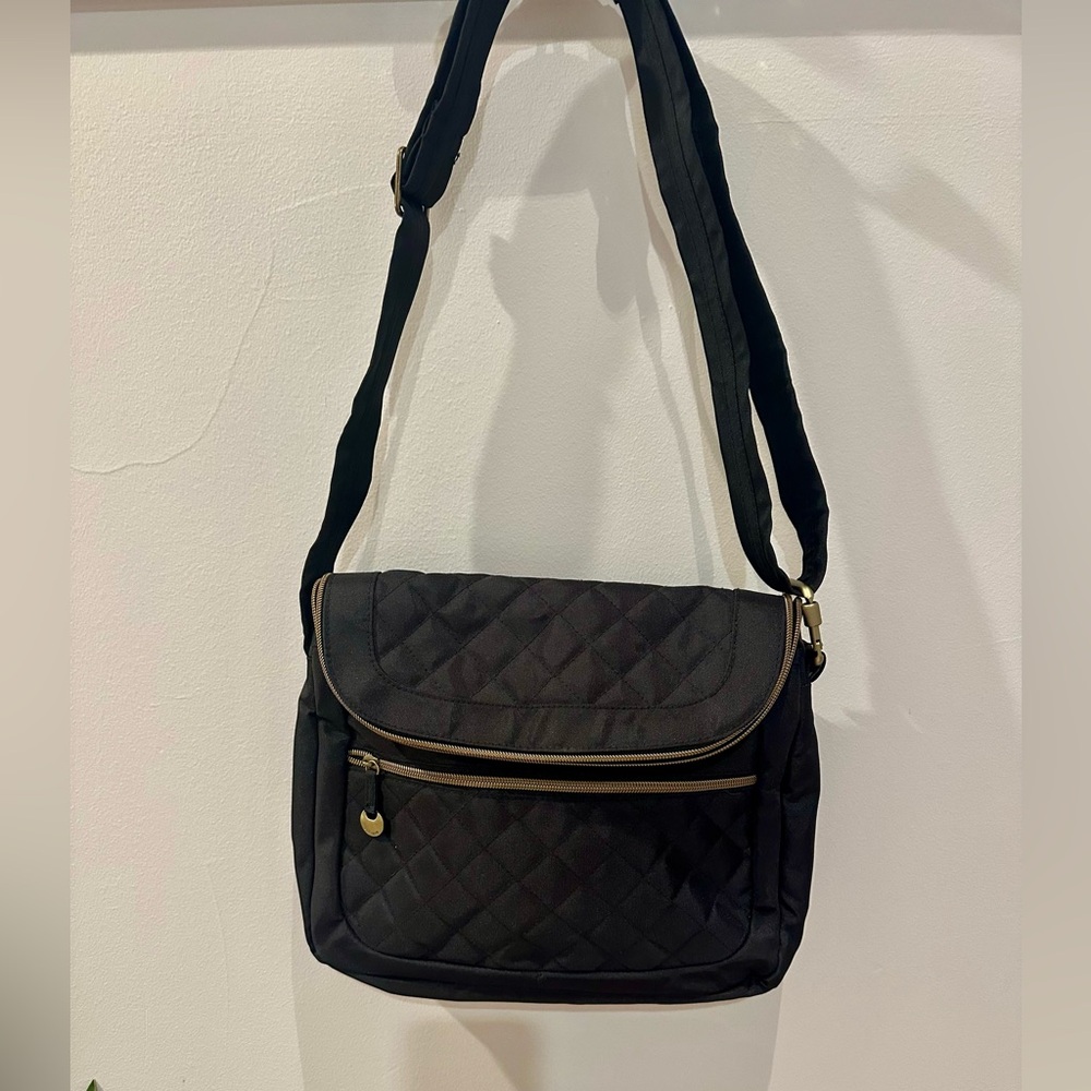 Travelon NWOT Quilted Black Shoulder Bag